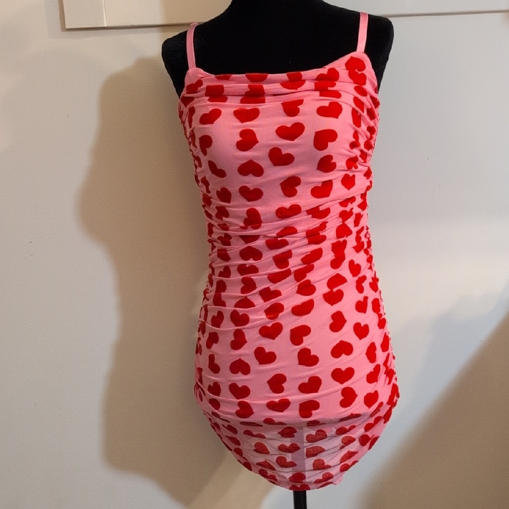 💥3/65$💥Pink and Red Heart Print Dress